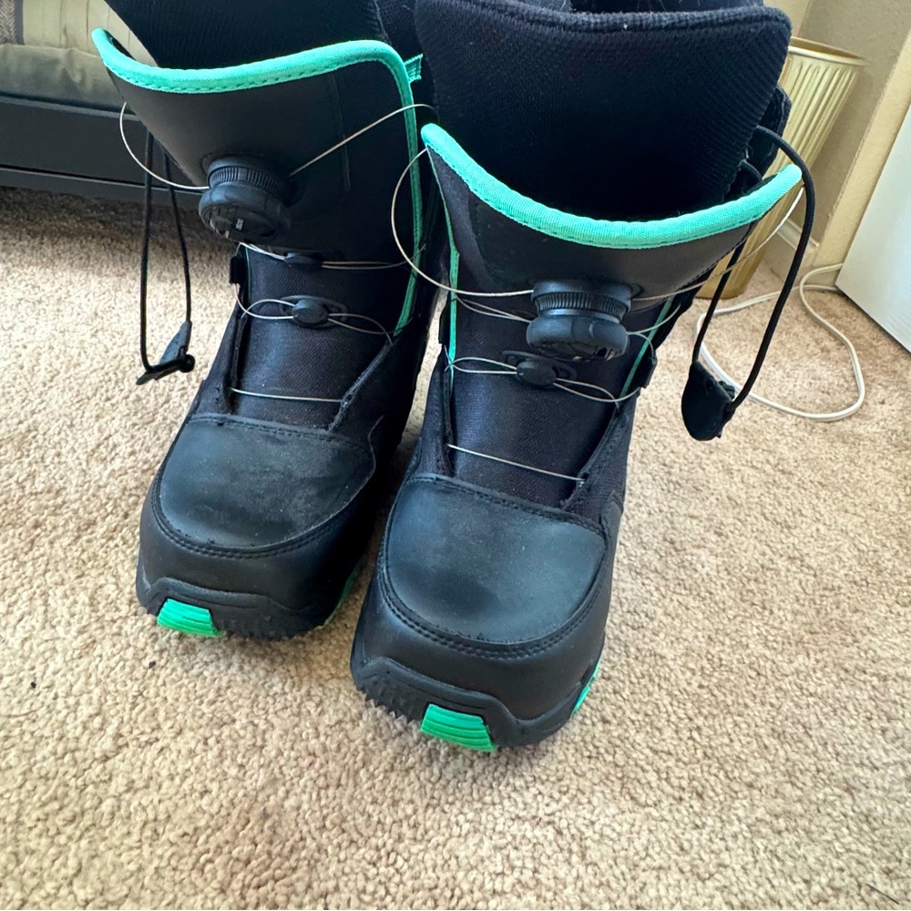 Element Snowboarding Boots - 8 -